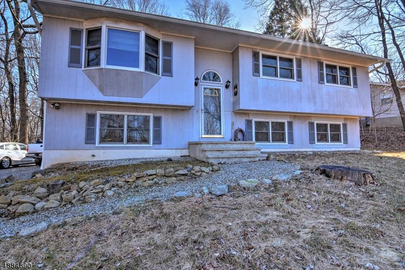 54 Sleepy Hollow Rd - Photo 1