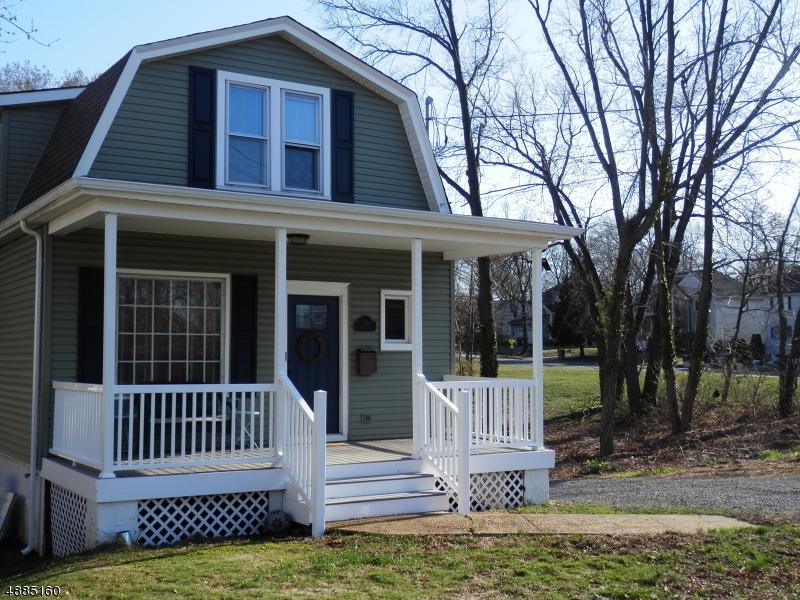 829 Main St - Photo 1