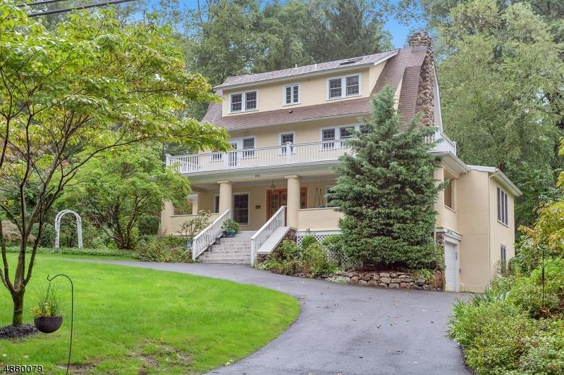 145 Morris Ave - Photo 1
