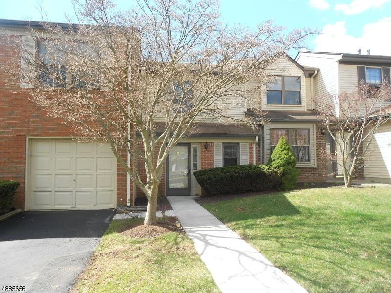 122 Hampton Ct - Photo 1