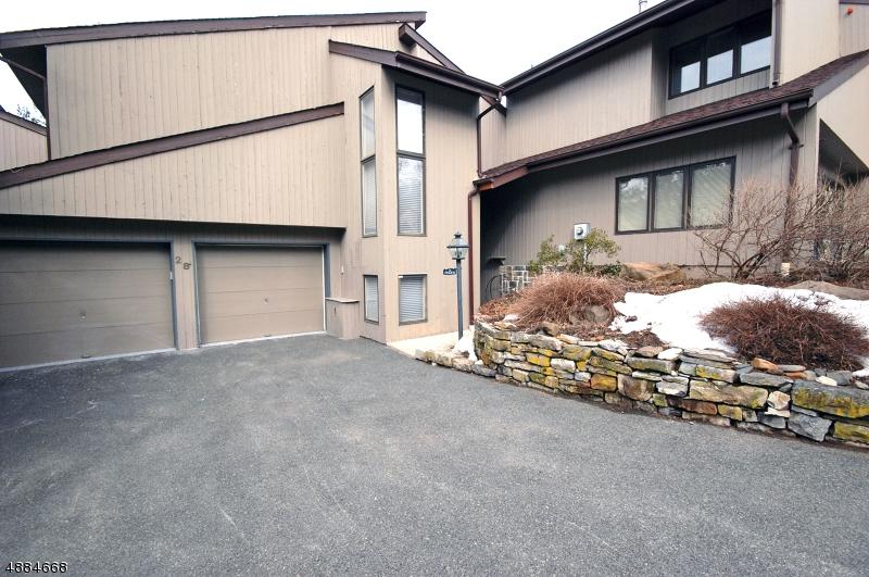 28 Stonegate Dr - Photo 1