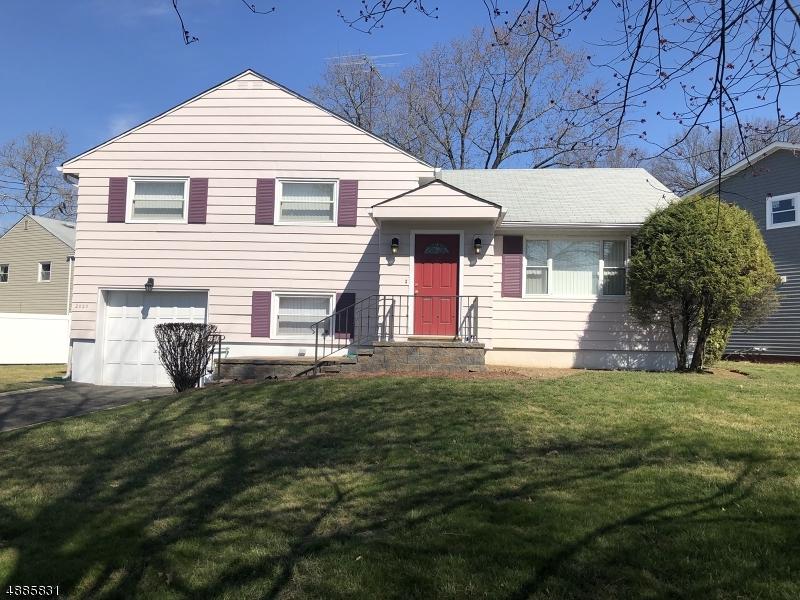 2020 N Stiles St - Photo 1