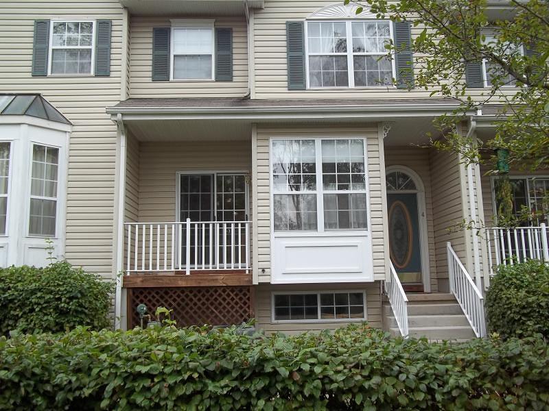 4 Brentwood Ct - Photo 1
