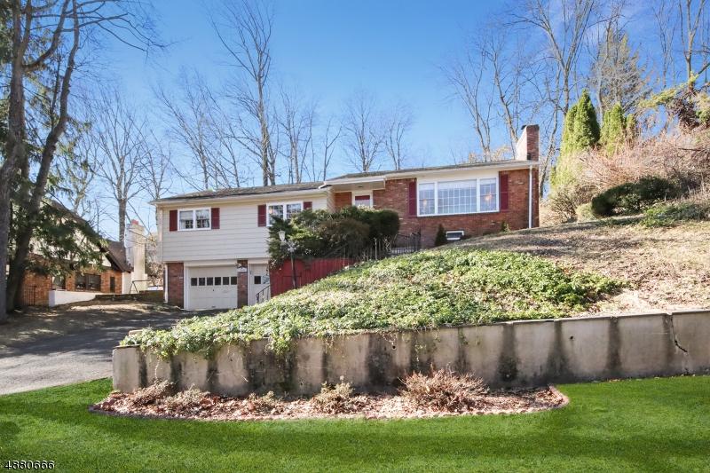 141 Hillside Ave - Photo 1