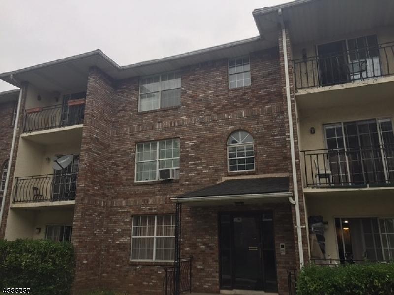 786 Summer Ave - Photo 1