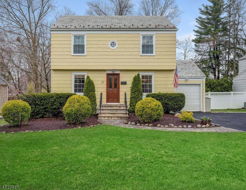 37 Benvenue Ave - Photo 1
