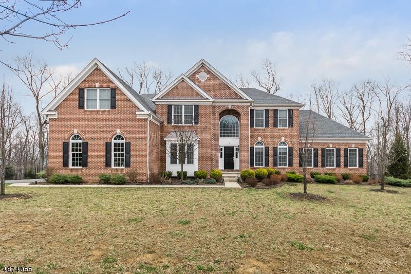 10 Skyline Dr - Photo 1
