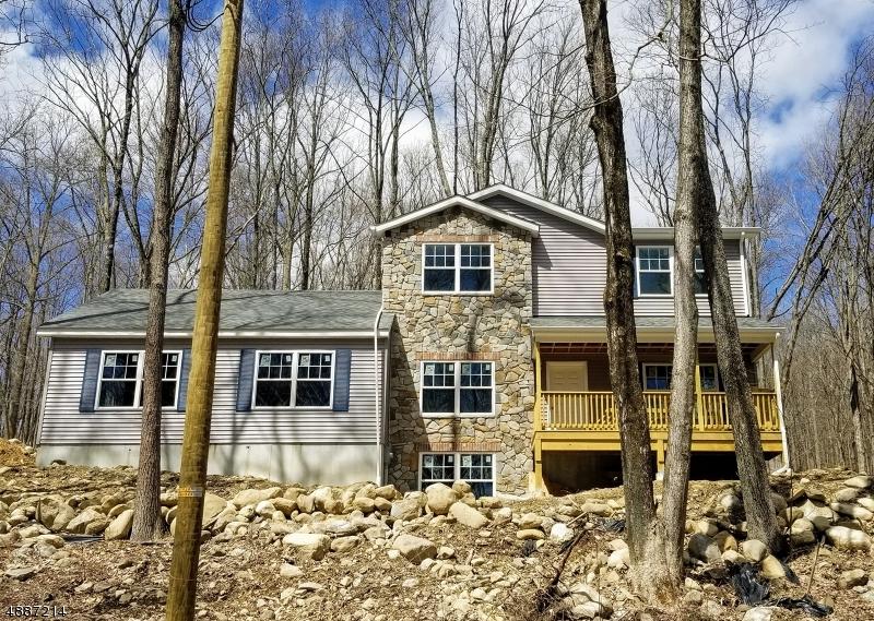 213 Highland Ave - Photo 1