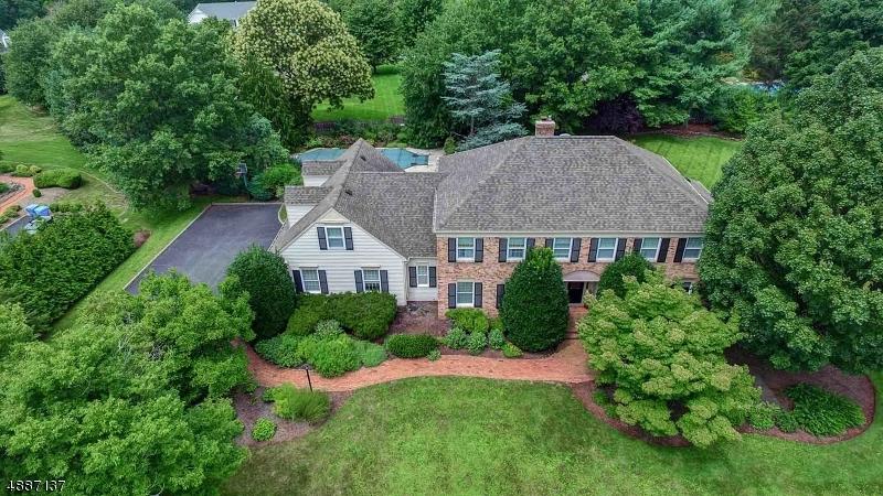 22 Canterbury Ln - Photo 1
