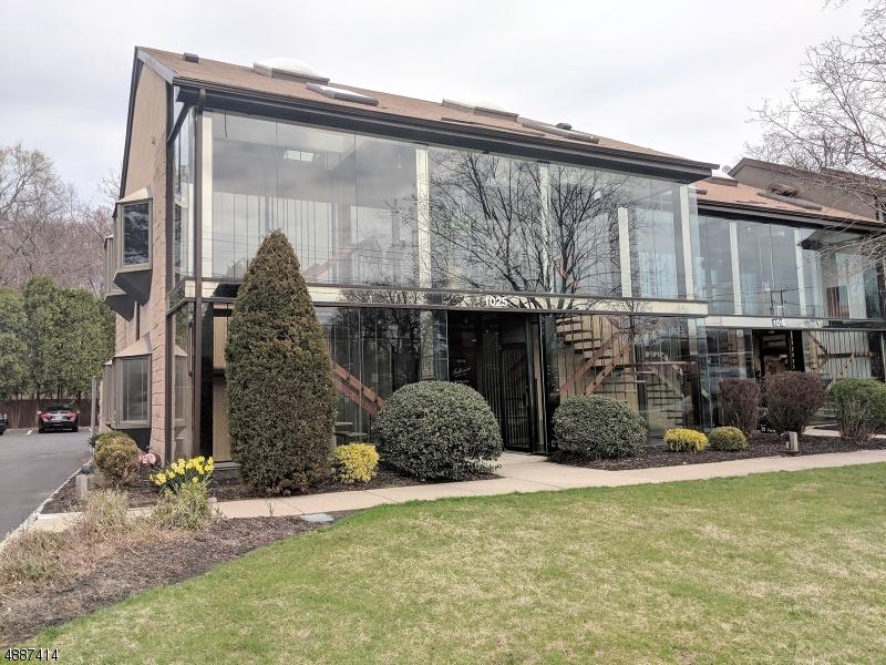 1025 Bloomfield Ave 2-B - Photo 1