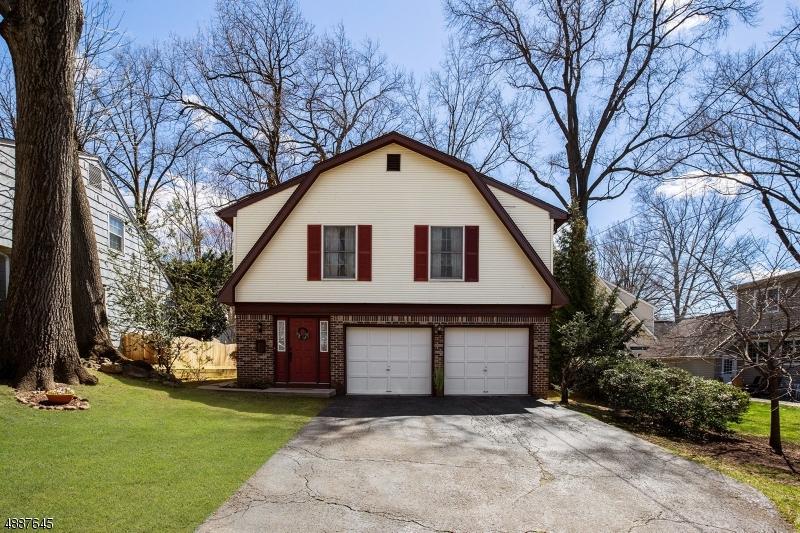 46 Norwood Ave - Photo 1