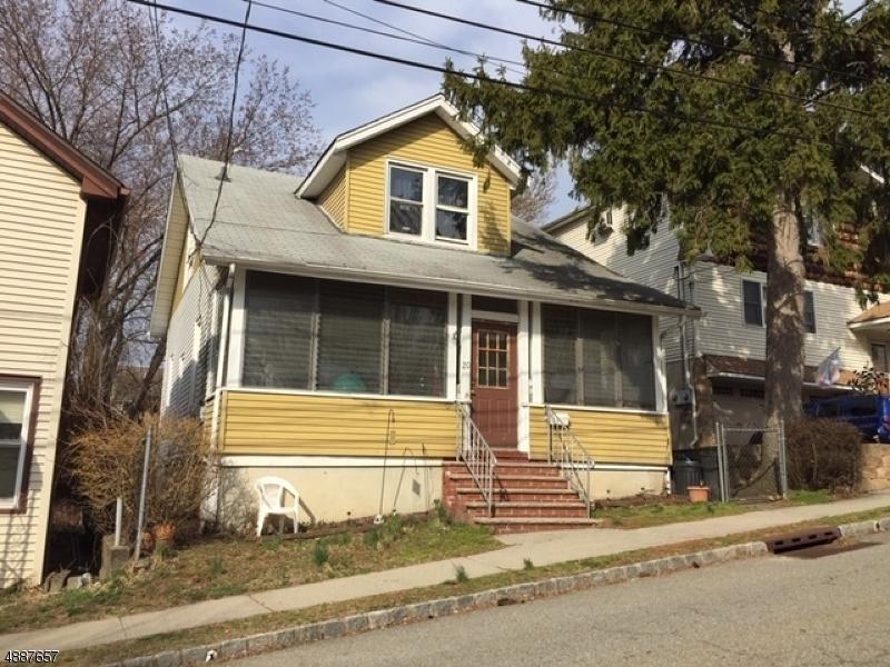20 Cedarhurst Ave - Photo 1