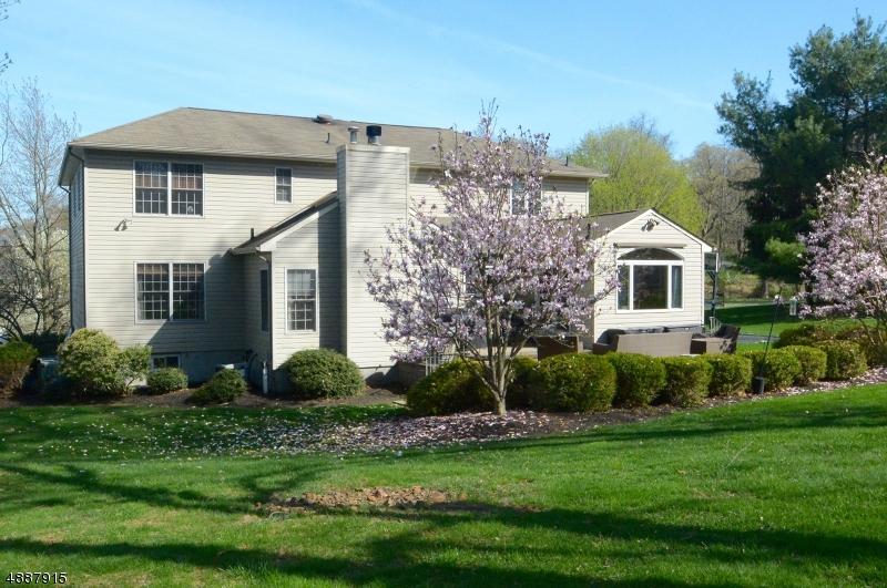20 Elmwood Dr - Photo 1