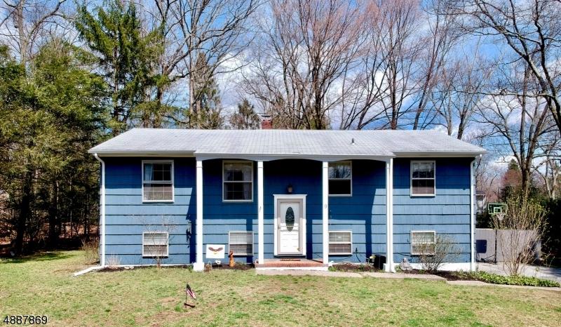 9 Cindy Ln - Photo 1