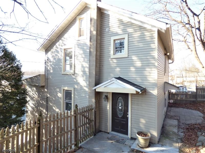45 Hamburg Ave - Photo 1