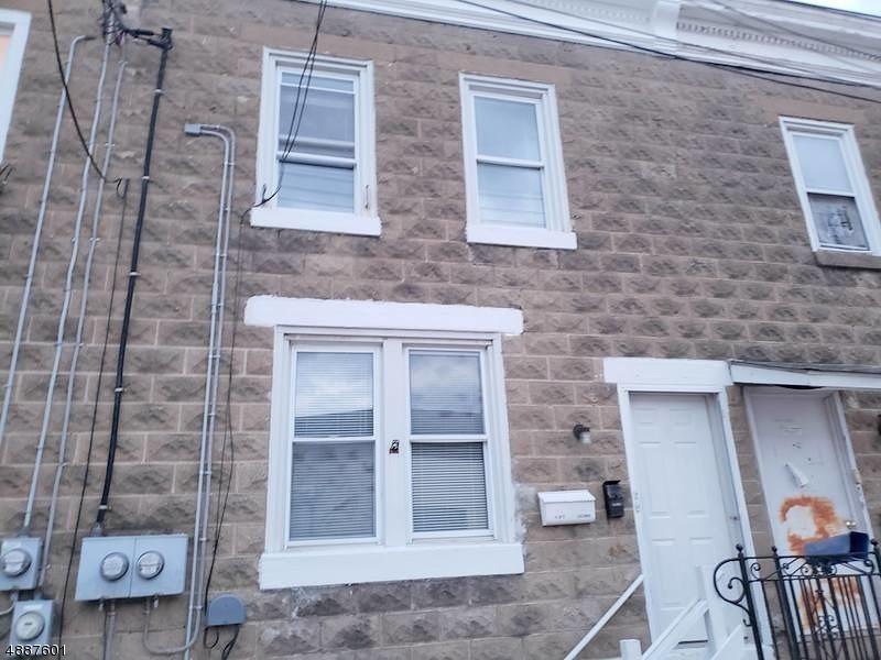 85 Jefferson St - Photo 1
