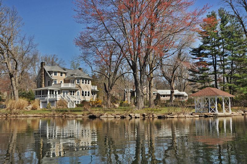 130 Boulevard - Photo 1