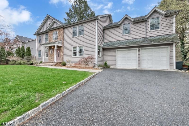 749 Pascack Rd - Photo 1