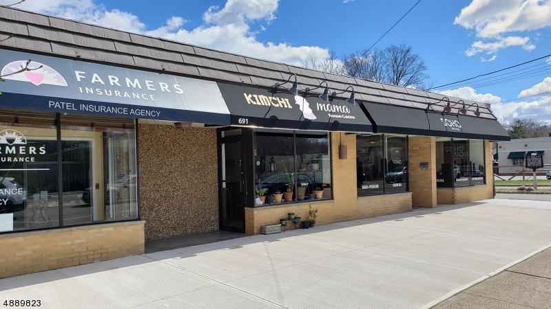 693 Bloomfield Ave - Photo 1