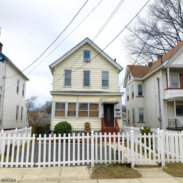 452 Alden St - Photo 1