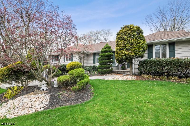 25 Hillwood Ave - Photo 1