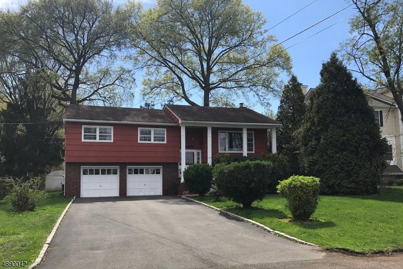 1110 Irving Ave - Photo 1