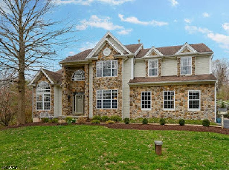 10 Hill Hollow Rd - Photo 1