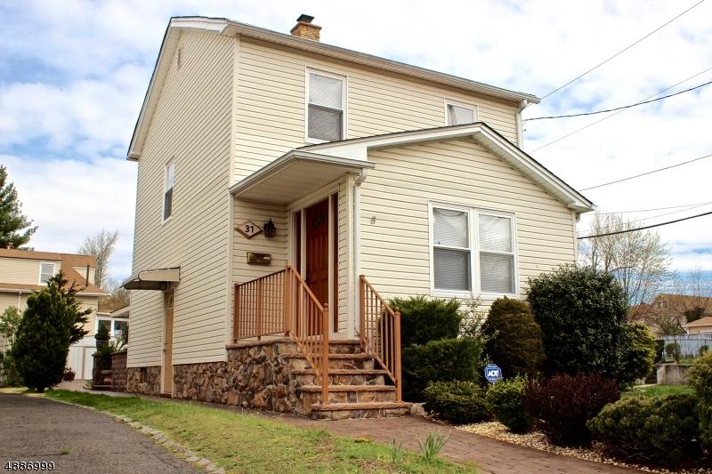 31 Montgomery St - Photo 1