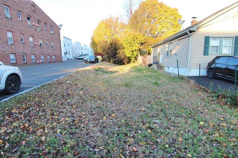 124 Newark Ave - Photo 1