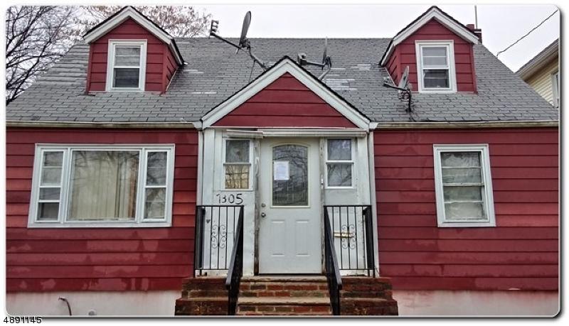 1305 E Henry St - Photo 1