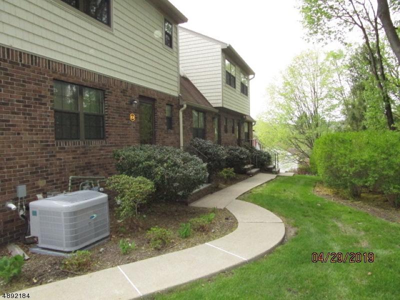 101 E Oak St - Photo 1