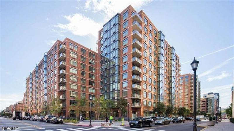 1400 Hudson St - Photo 1