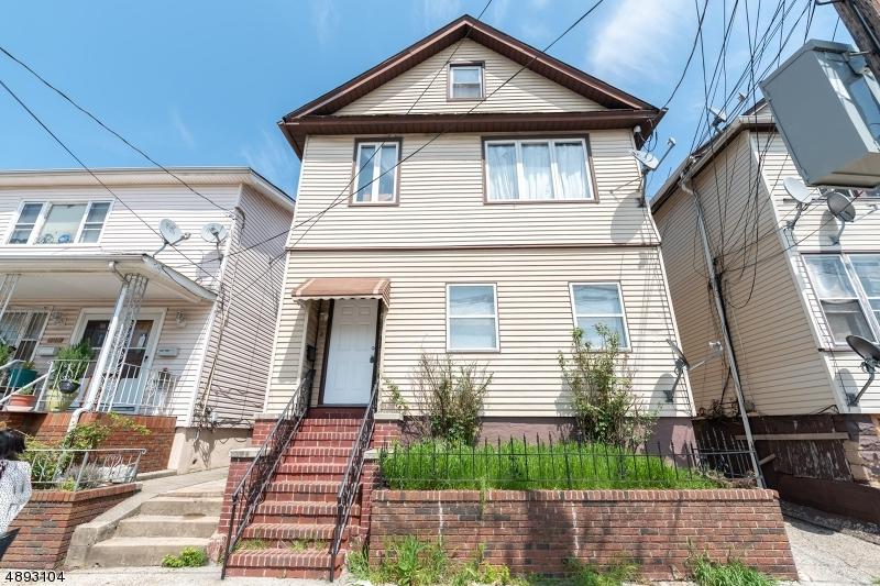 121 Clark Pl - Photo 1