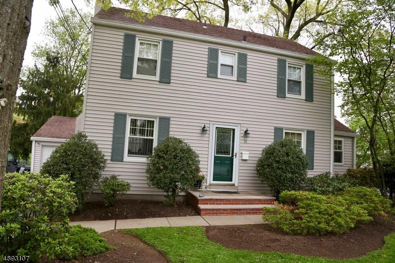 13 Midway Dr - Photo 1