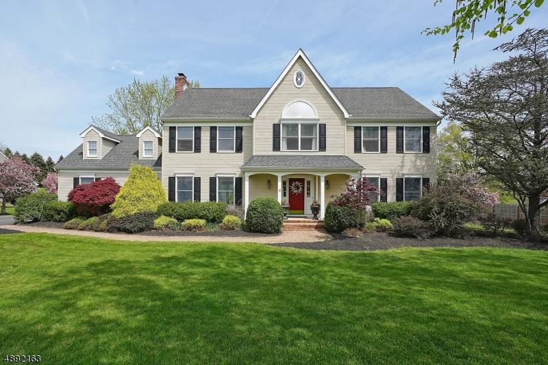 4 Canterbury Ln - Photo 1