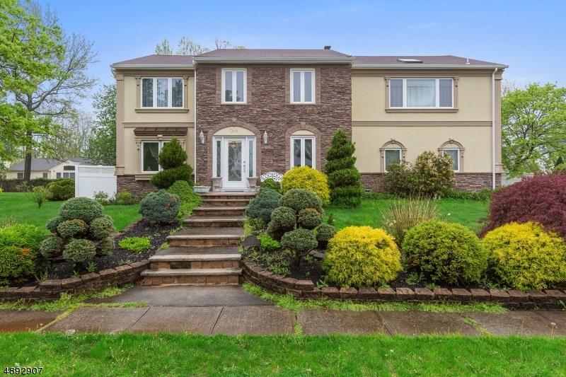 1 Bennington Dr - Photo 1