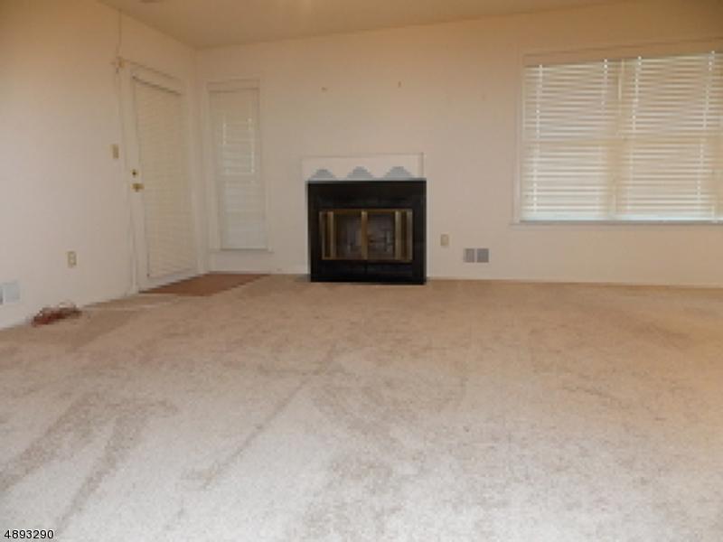 211 Broadmoor Ct - Photo 1