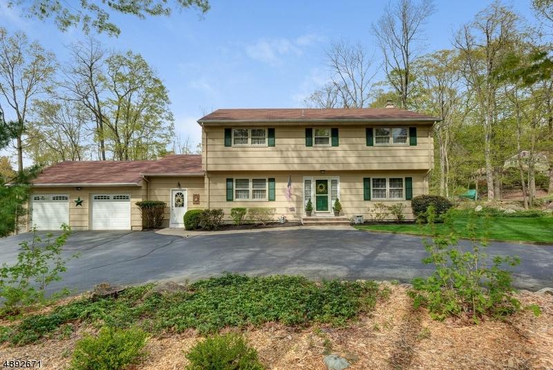 19 Cresthill Dr - Photo 1