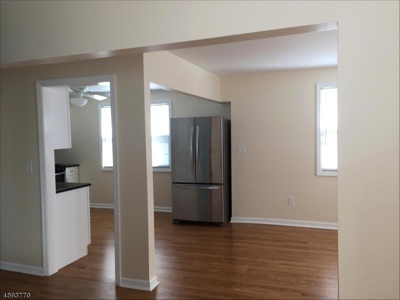 18 Centre St - Photo 1