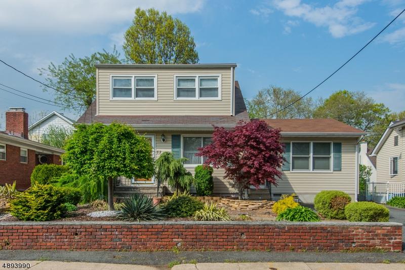 82 Margaret Ave - Photo 1