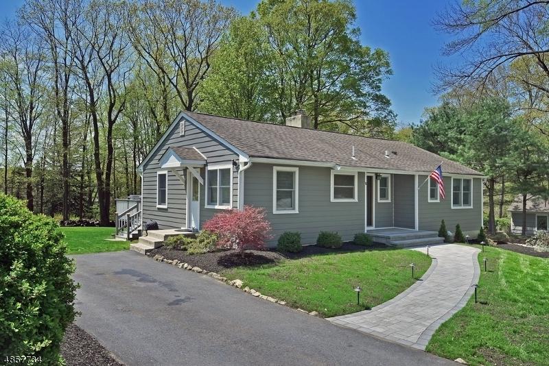 10 Crestwood Dr - Photo 1