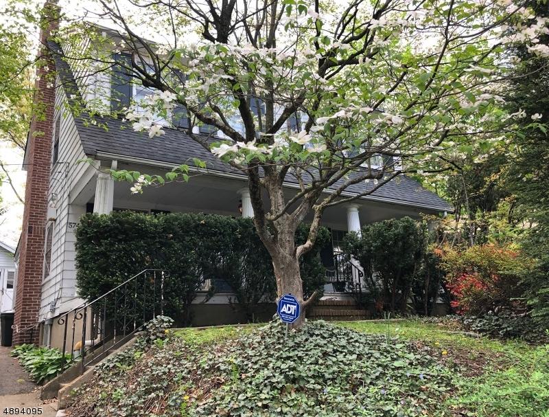 574 Grove St - Photo 1