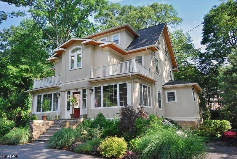 381 Morris Ave - Photo 1