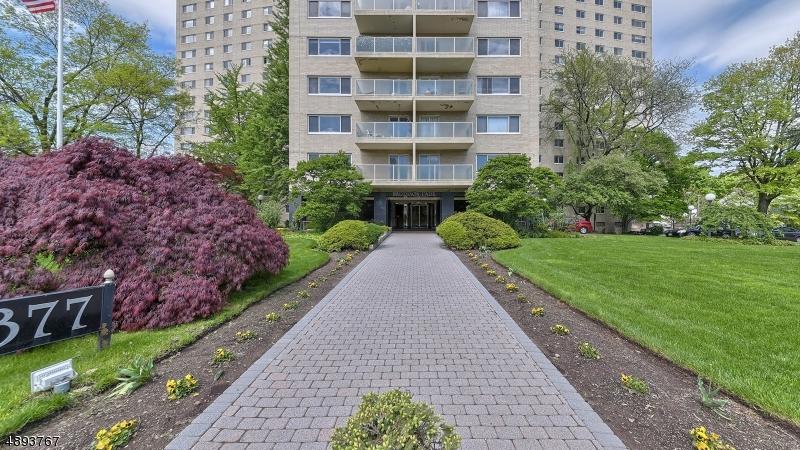 377 S Harrison St - Photo 1