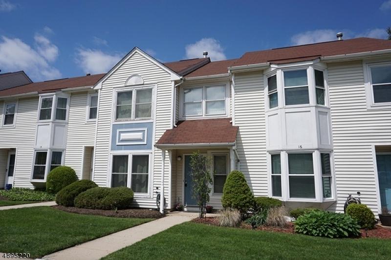 15 Concord Sq - Photo 1