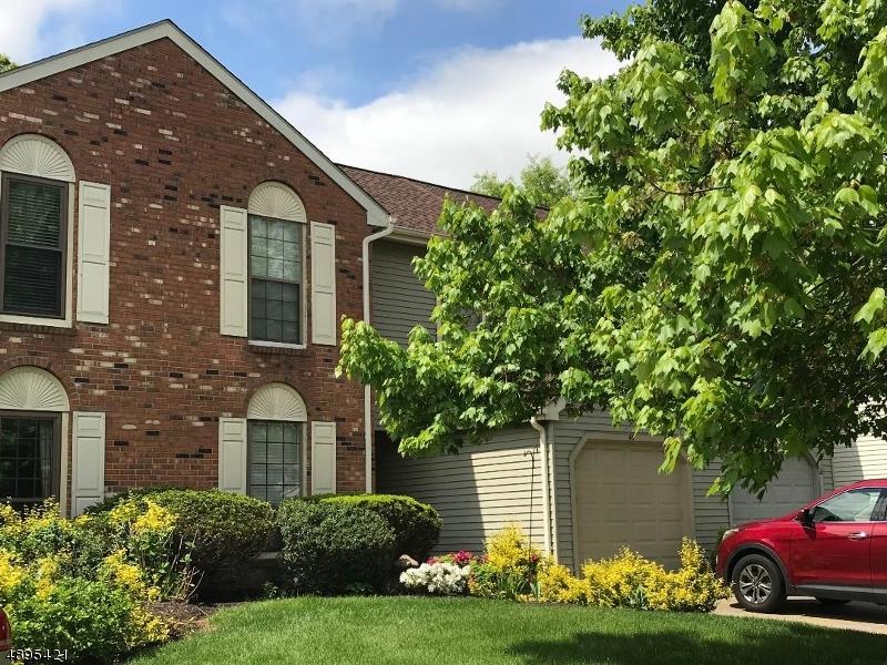45 Foxhill Ln - Photo 1