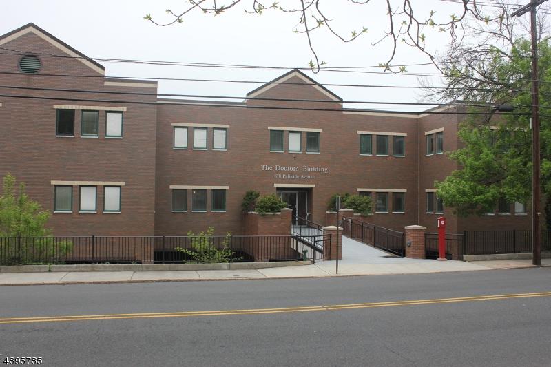 870 Palisade Ave - Photo 1