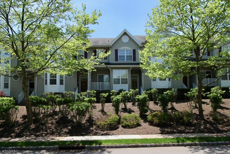 8 Chesterfield Ct - Photo 1