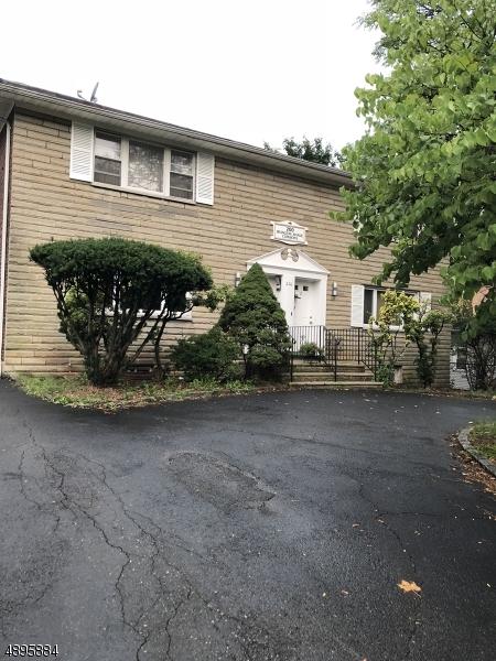 200 Irvington Ave 4A - Photo 1