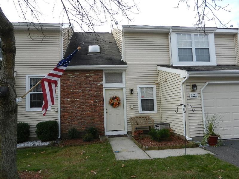 121 Harrow Dr - Photo 1